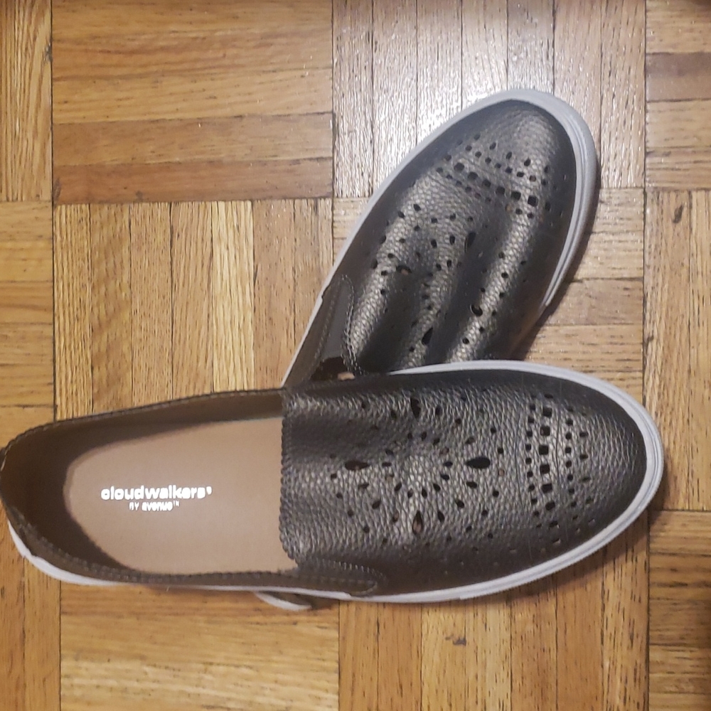 Cloudwalkers slide on shoes